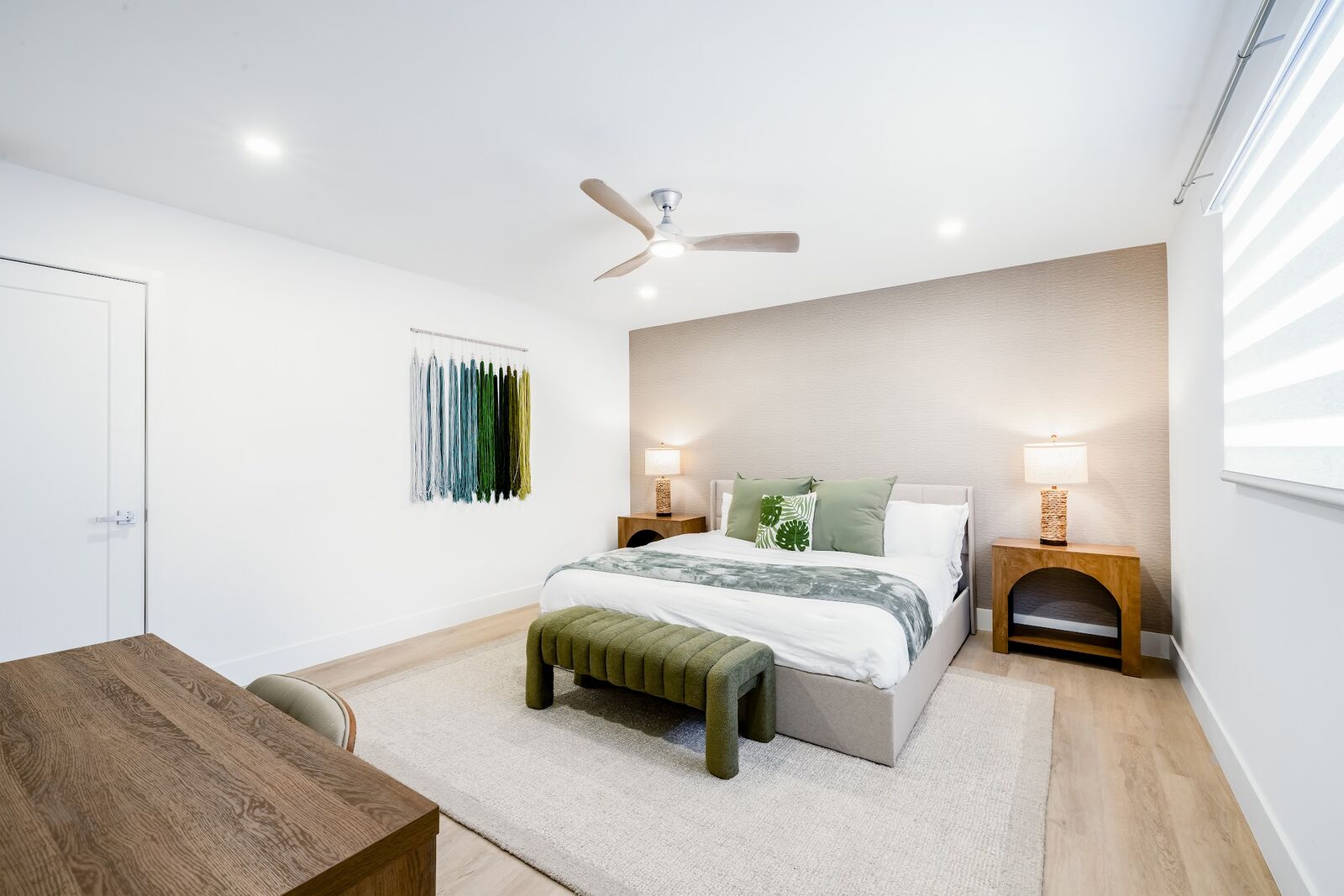 A guest bedroom at HAUS Penelope — Dania Beach